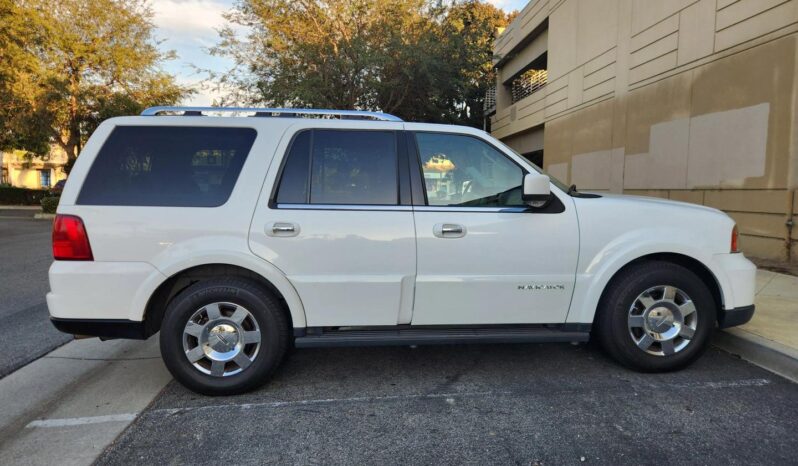 2005 Lincoln Navigator Sport Utility 4D full