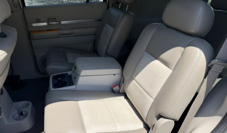 2008 Chrysler Aspen Limited Sport Utility 4D full